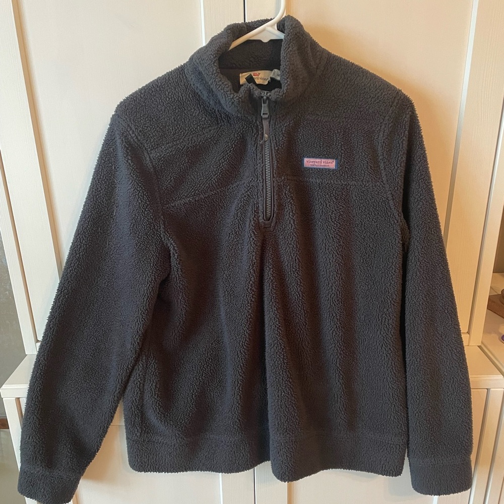 Vineyard Vines pullover sweatshirt